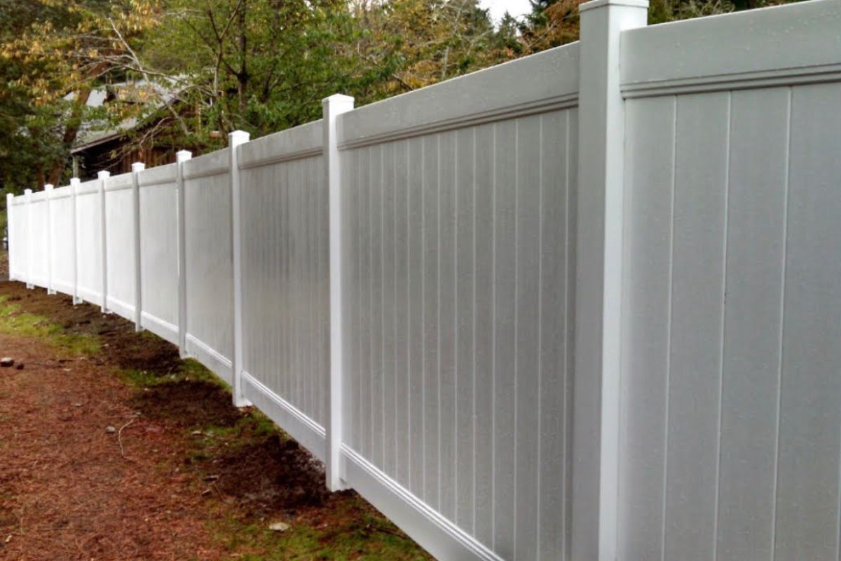 5 Common Privacy Fence Mistakes Homeowners Make and How to Avoid Them