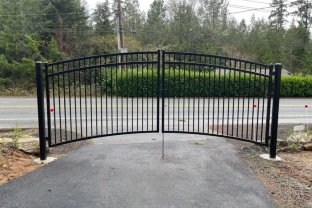 Why More Homeowners Are Investing in Luxury Driveway Gates